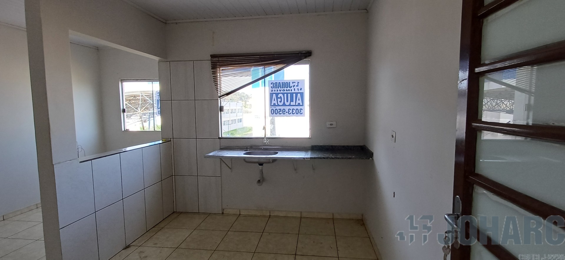 Kitinet para locacao no Jardim Flamingos em Apucarana com 160m² por R$ 760,00
