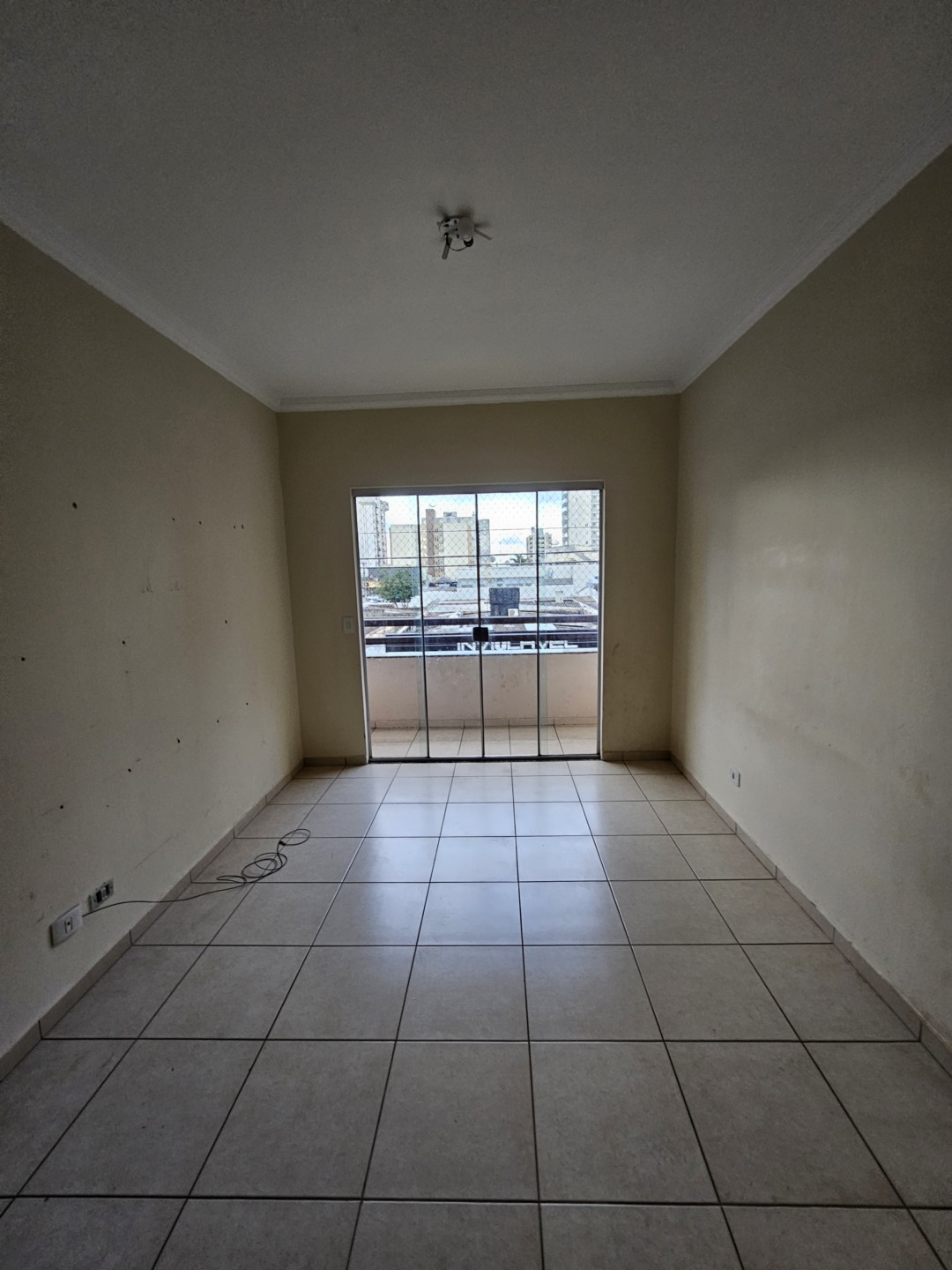 Apartamento para locacao no Centro em Apucarana com 600m² por R$ 1.270,00