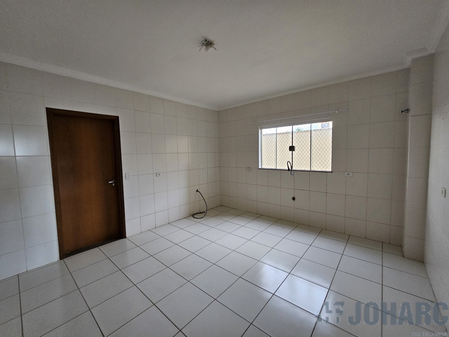 Apartamento para locacao no Centro em Apucarana com 600m² por R$ 1.270,00
