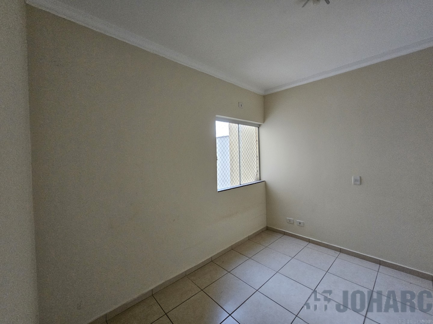 Apartamento para locacao no Centro em Apucarana com 600m² por R$ 1.270,00