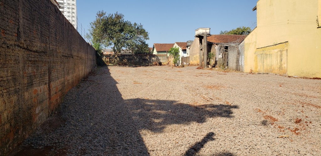 Terreno para locacao no Centro em Apucarana com 0m² por R$ 1.000,00