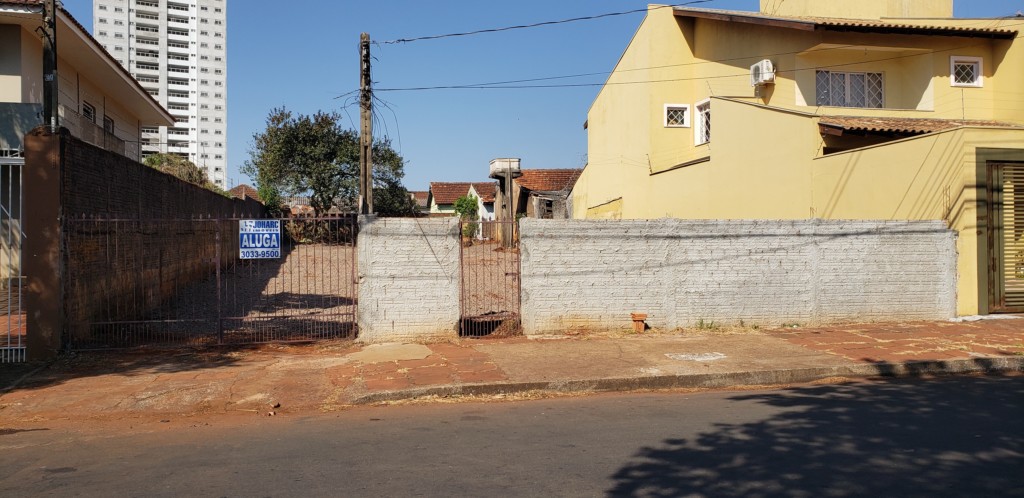 Terreno para locacao no Centro em Apucarana com 0m² por R$ 1.000,00