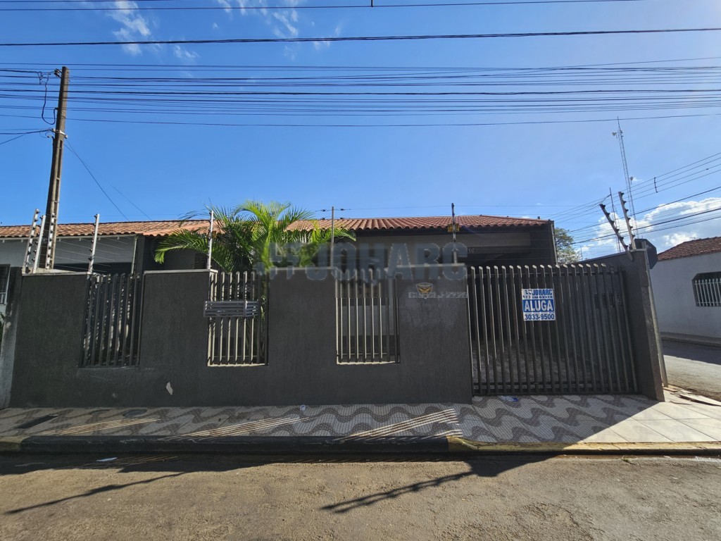 Casa Residencial para locacao no Nucleo Habitacional Caste em Apucarana com 200m² por R$ 1.320,00