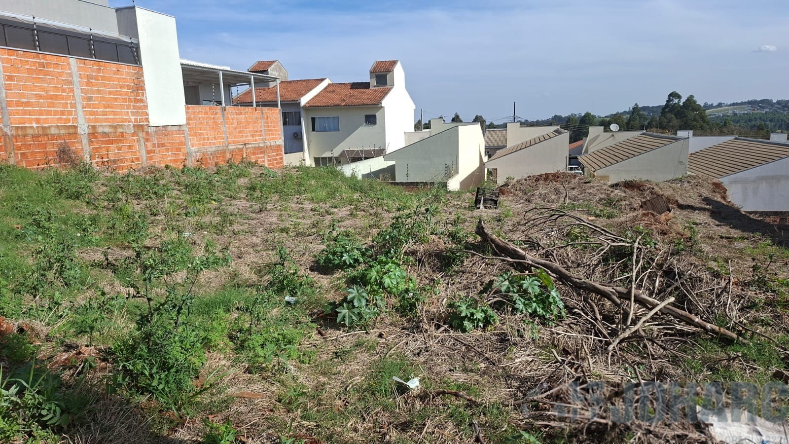 Terreno para venda no Loteamento Residencial Villagio Di em Apucarana com 275m² por R$ 120.000,00