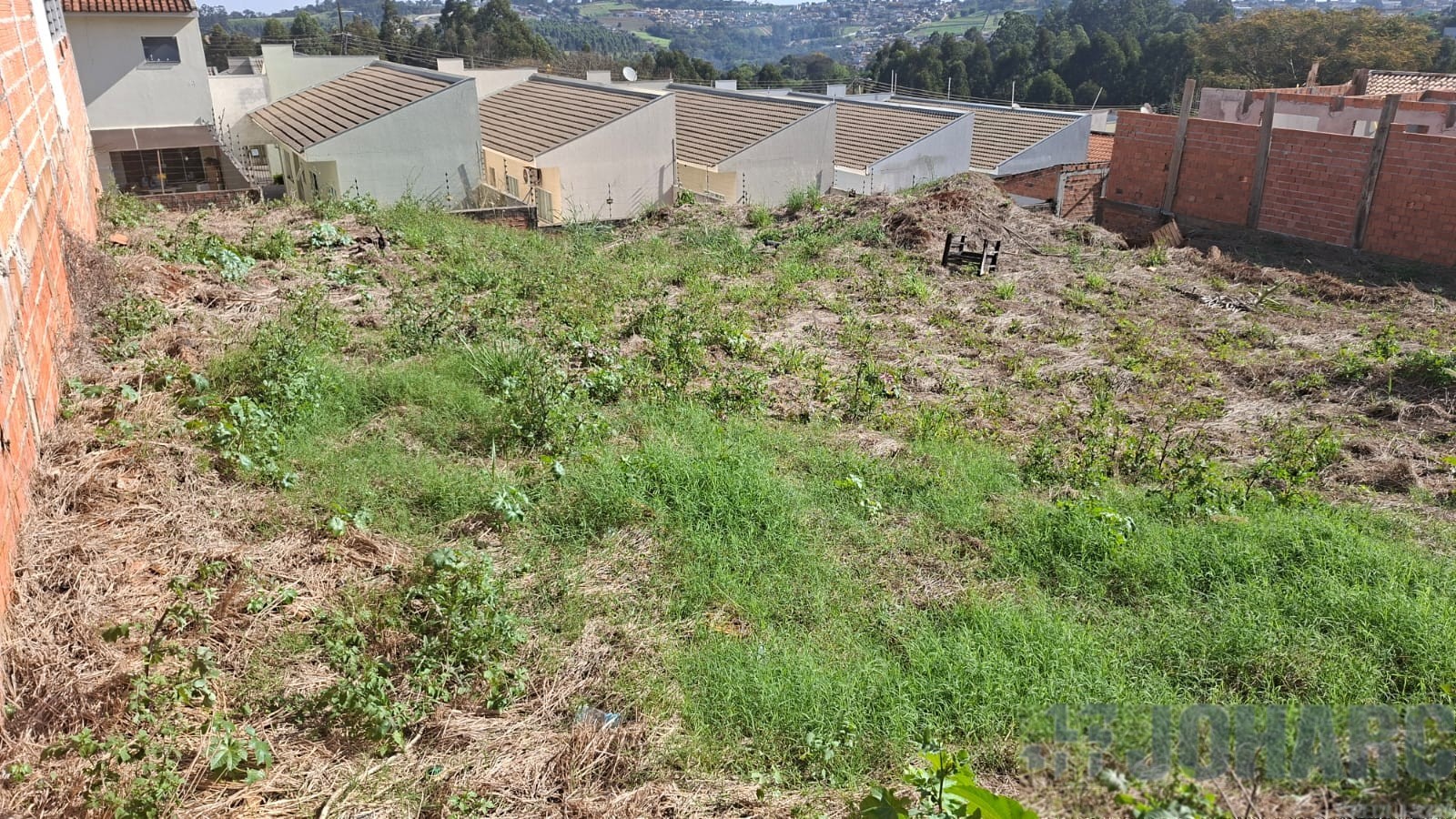Terreno para venda no Loteamento Residencial Villagio Di em Apucarana com 275m² por R$ 120.000,00