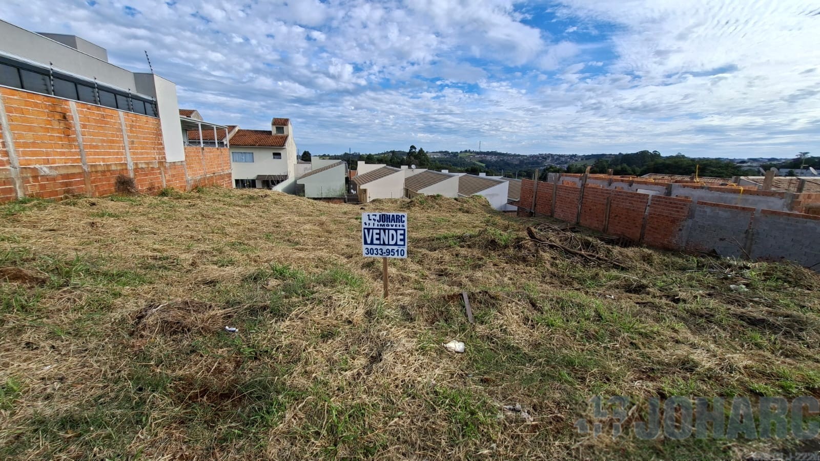 Terreno para venda no Loteamento Residencial Villagio Di em Apucarana com 275m² por R$ 120.000,00