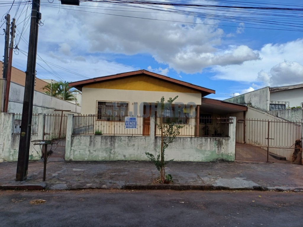 Casa Residencial para venda no Jardim Apucarana em Apucarana com 312,5m² por R$ 350.000,00