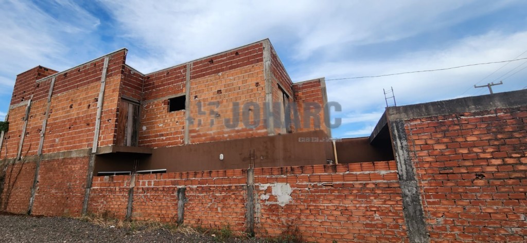 Sobrado para venda no Pirapo em Apucarana com 171,6m² por R$ 280.000,00