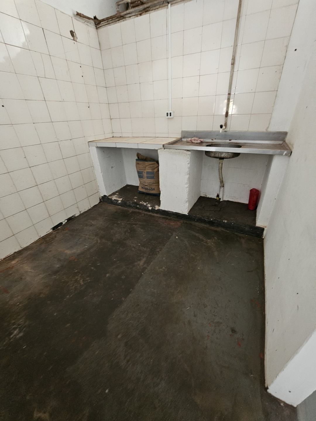 Sala Comercial para locacao no Barra Funda em Apucarana com 675m² por R$ 650,00