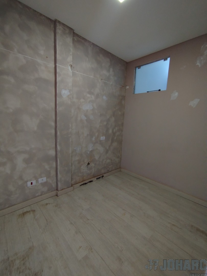 Sala Comercial para locacao no Centro em Apucarana com 0m² por R$ 900,00