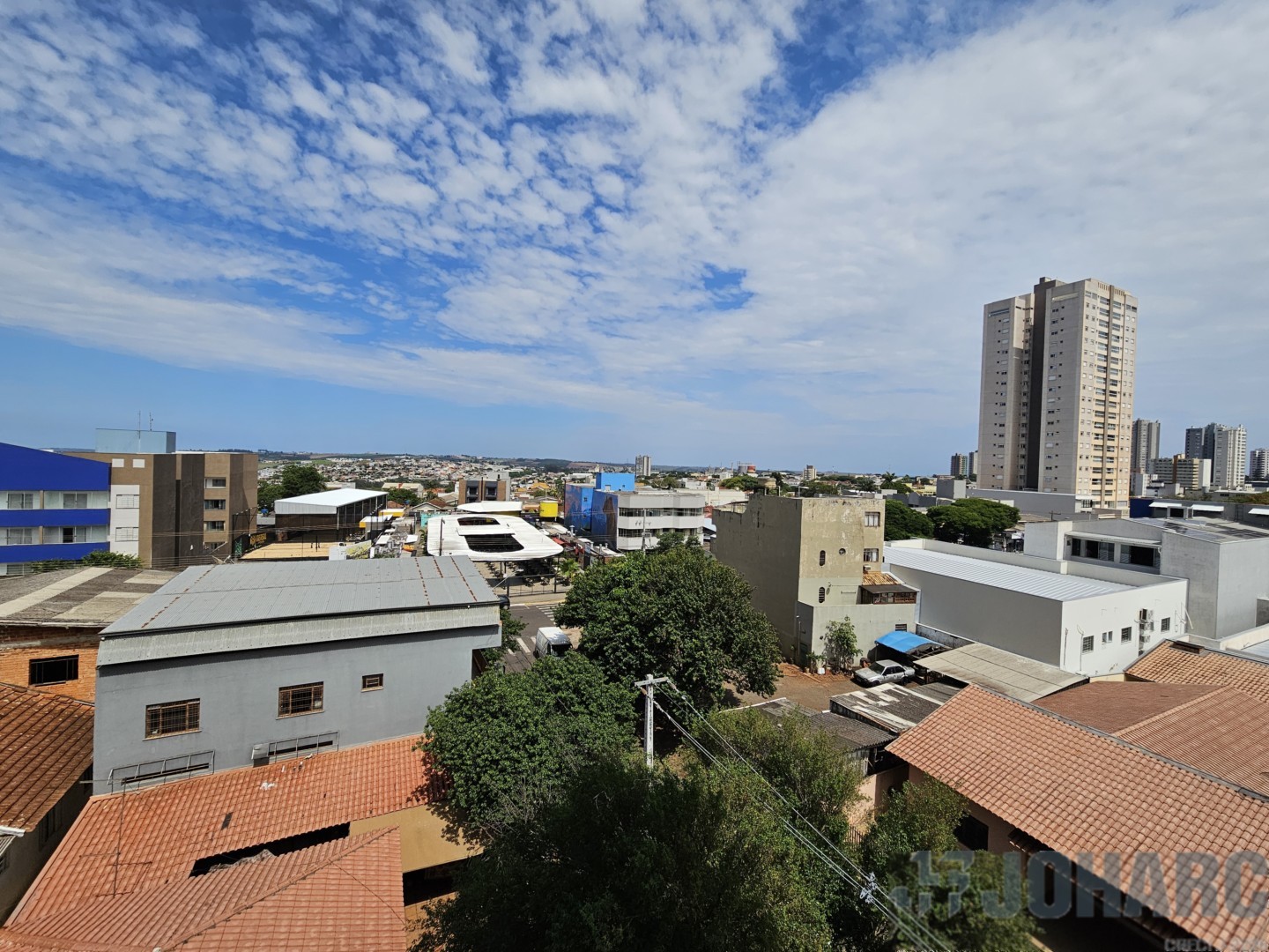 Apartamento para locacao no Centro em Apucarana com 84m² por R$ 1.980,00