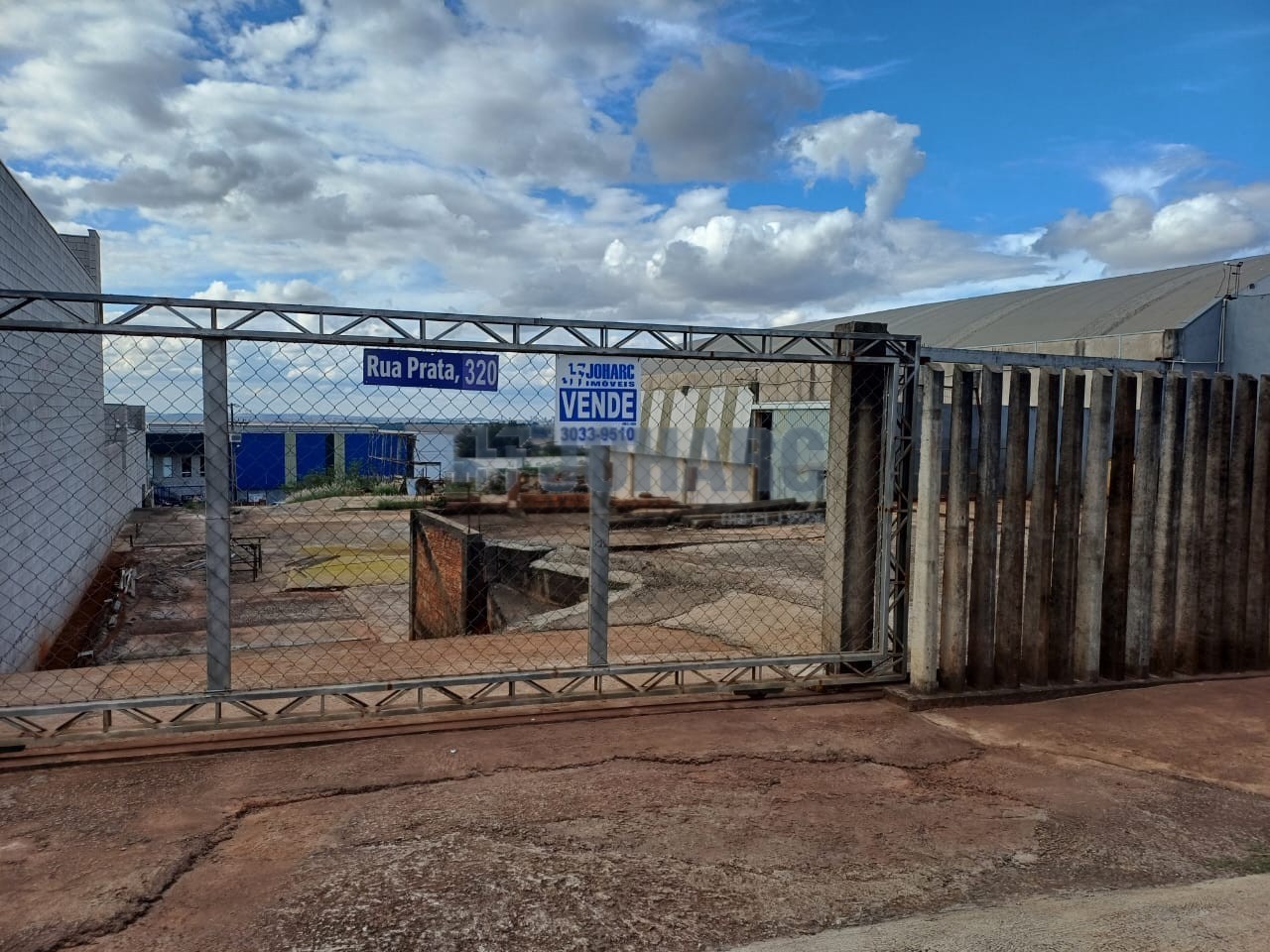 Barracão/galpão para venda no Parque Industrial Zona Norte em Apucarana com 4.380,48m² por R$ 1.890.000,00