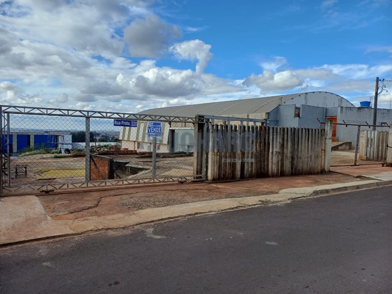 Barracão/galpão para venda no Parque Industrial Zona Norte em Apucarana com 4.380,48m² por R$ 1.890.000,00