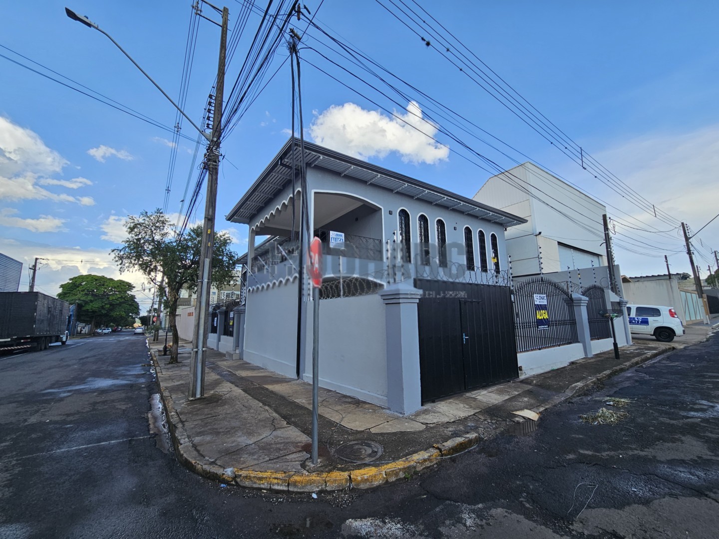 Apartamento para locacao no Jardim Apucarana em Apucarana com 281,25m² por R$ 1.900,00