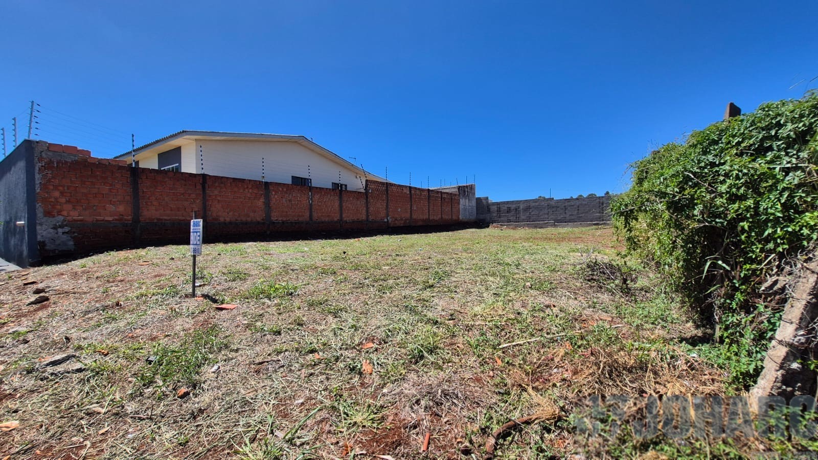 Terreno para venda no Loteamento Central em Apucarana com 360m² por R$ 110.000,00