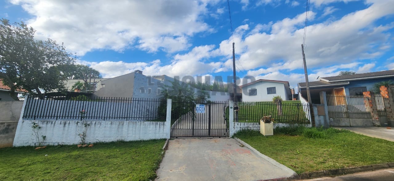 Casa Residencial para venda no Nucleo Habitacional Afonso Alves de em Apucarana com 425,28m² por R$ 200.000,00