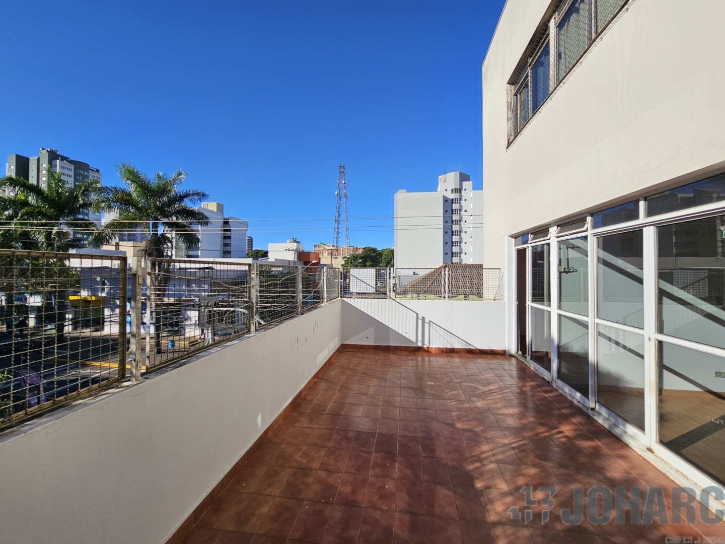 Apartamento para locacao no Centro em Apucarana com 0m² por R$ 2.000,00