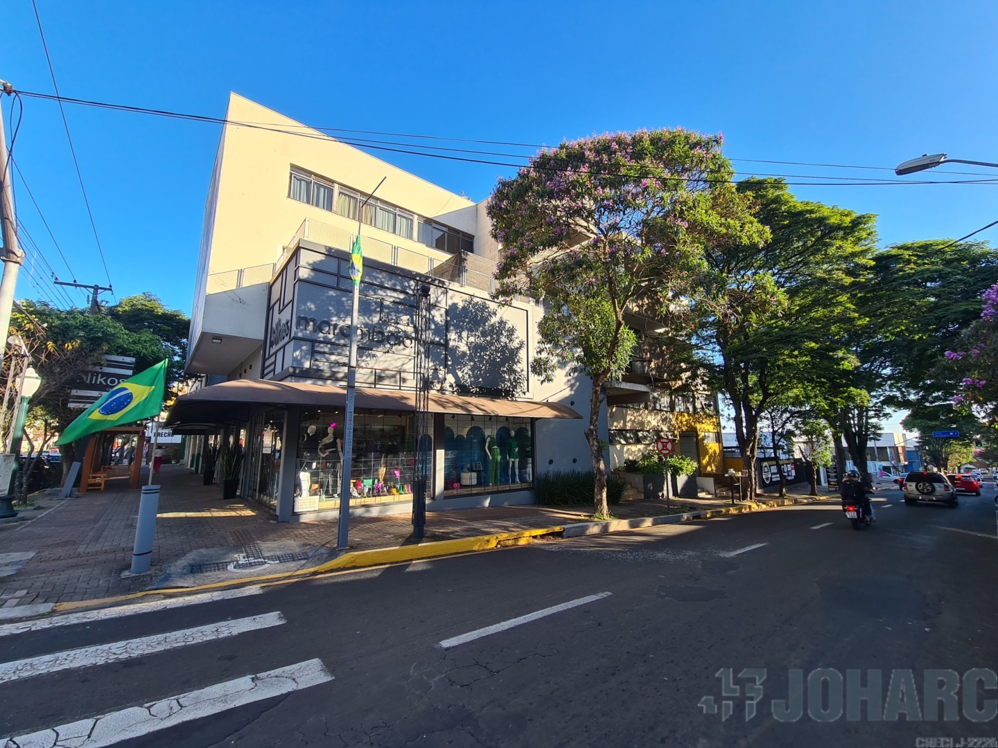 Apartamento para locacao no Centro em Apucarana com 0m² por R$ 2.000,00