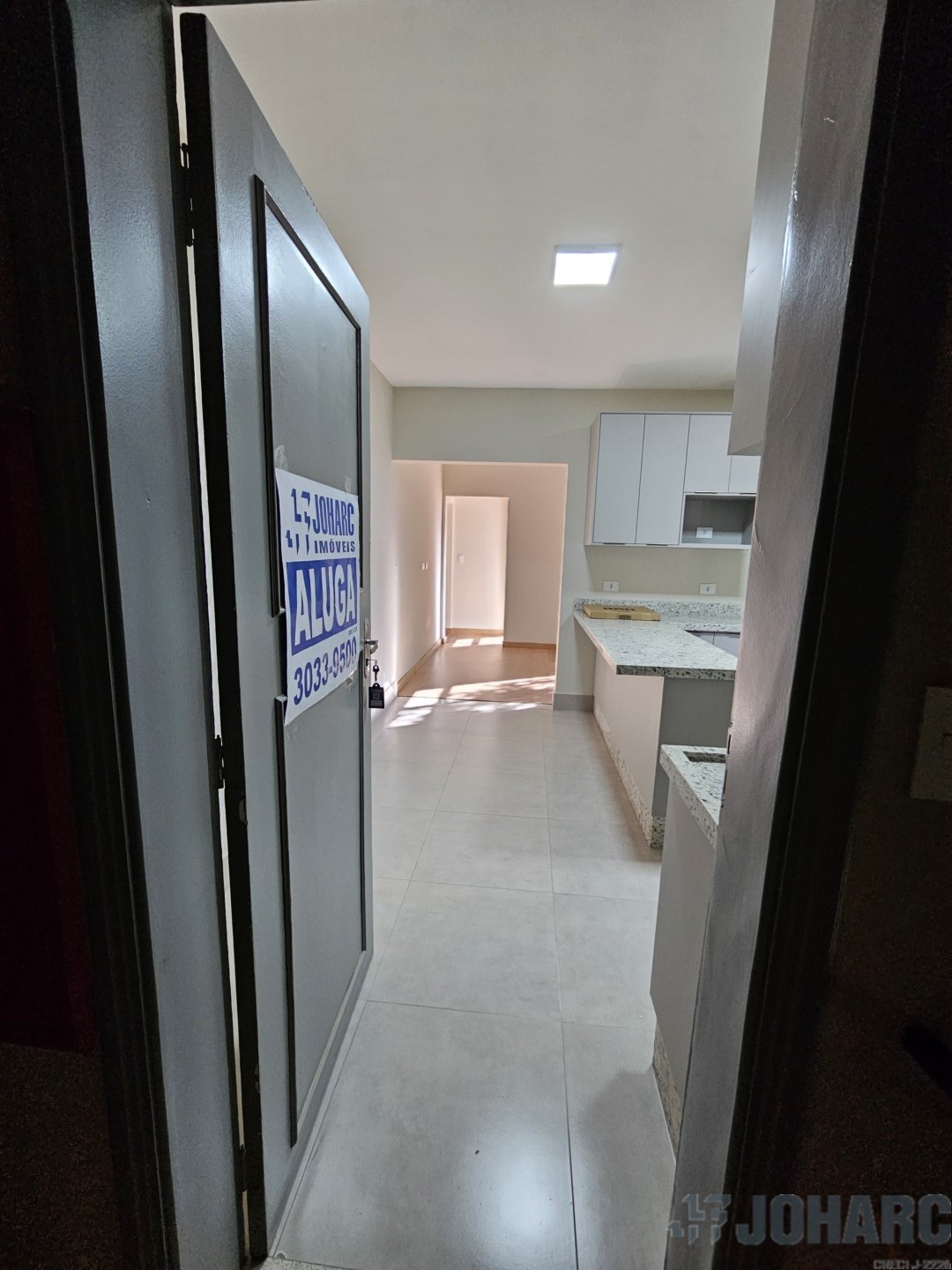 Apartamento para locacao no Centro em Apucarana com 60m² por R$ 1.800,00