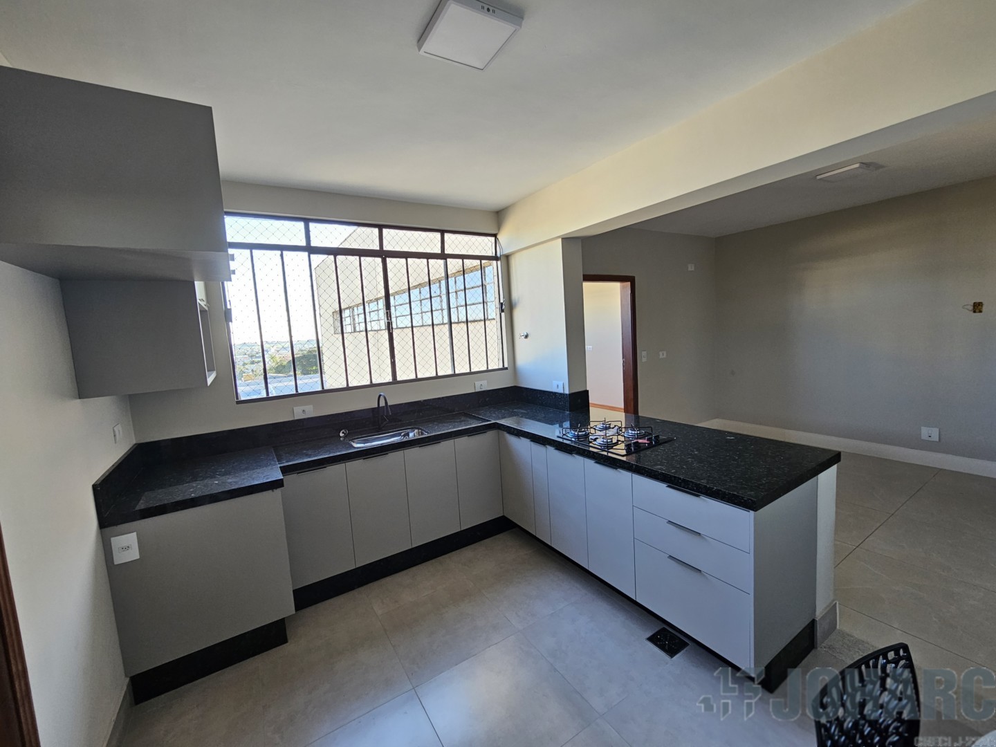 Apartamento para locacao no Centro em Apucarana com 0m² por R$ 1.500,00