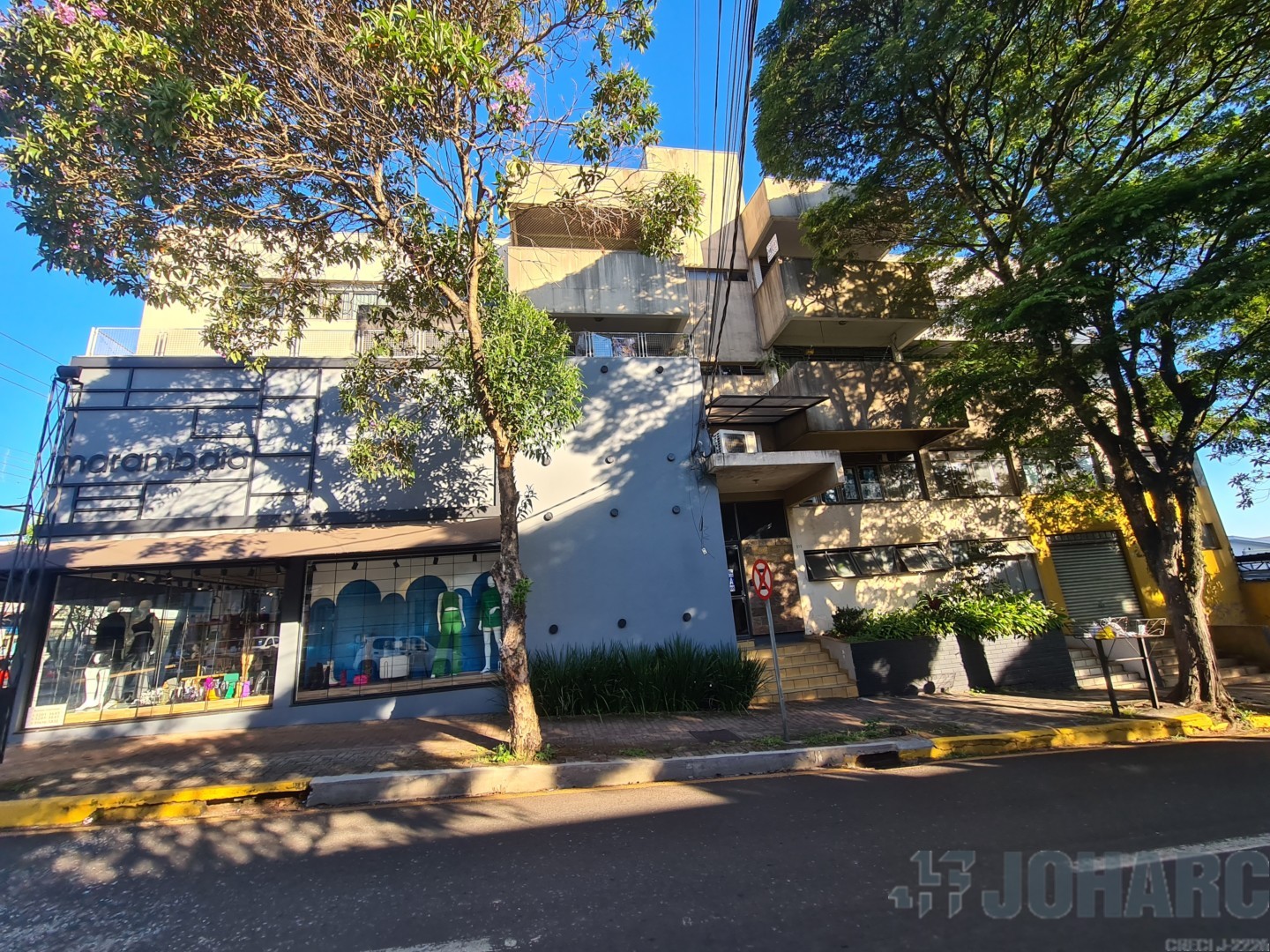 Apartamento para locacao no Centro em Apucarana com 0m² por R$ 1.500,00