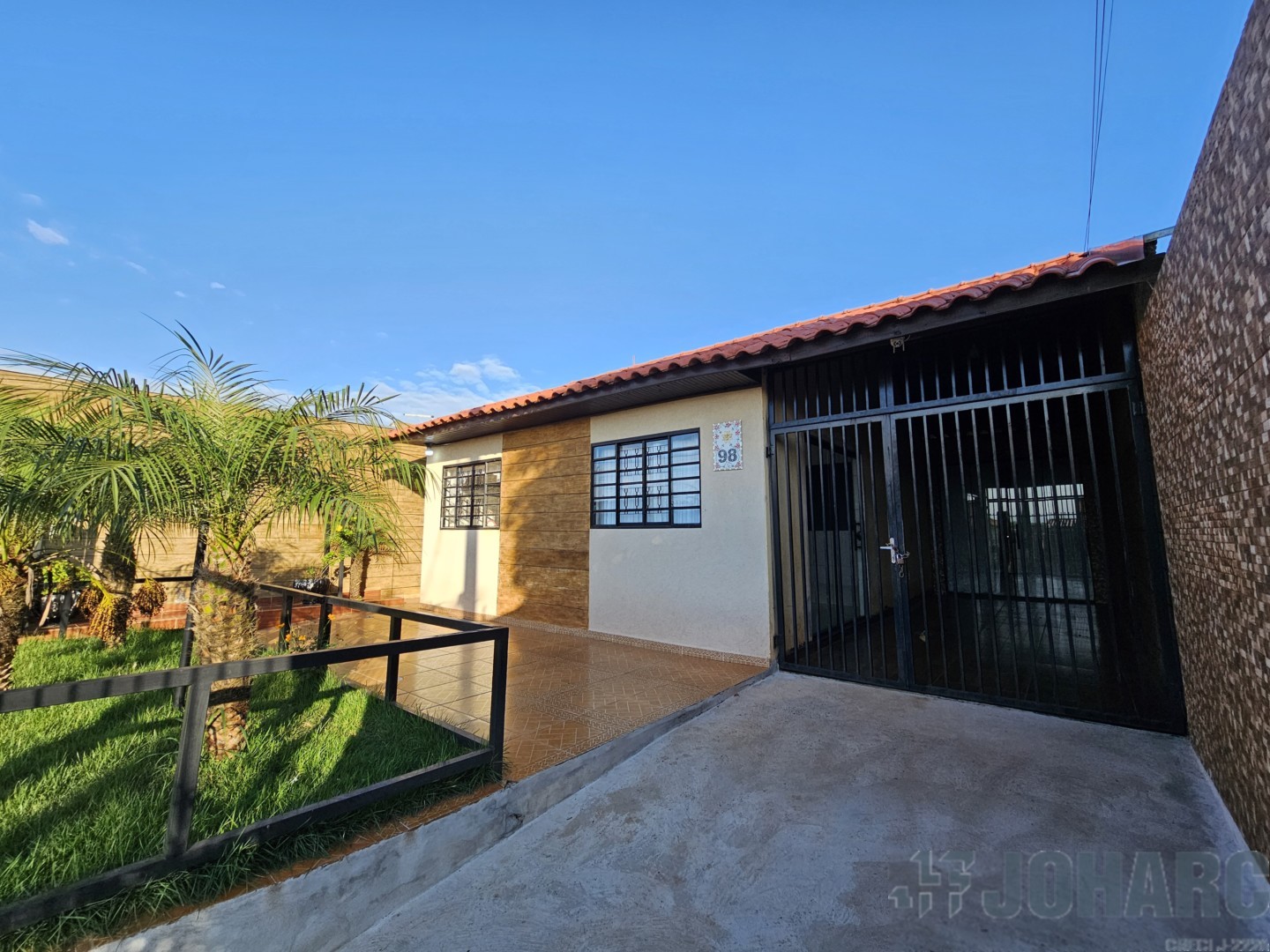 Casa Residencial para locacao no Loteamento Residencial Jacana em Apucarana com 180m² por R$ 800,00