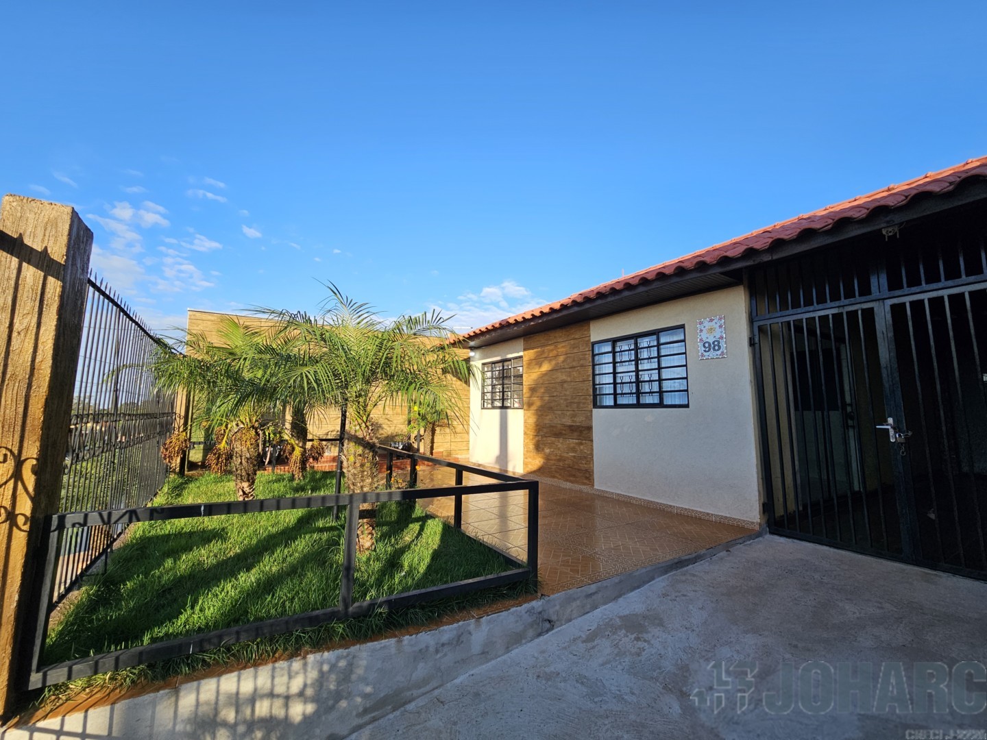 Casa Residencial para locacao no Loteamento Residencial Jacana em Apucarana com 180m² por R$ 800,00