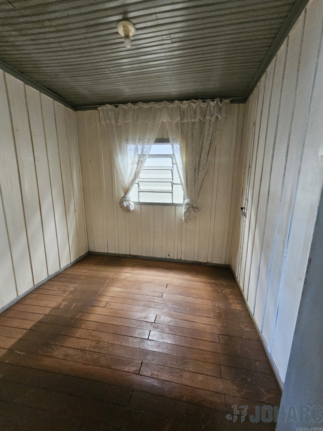 Casa Residencial para locacao no Loteamento Santa Candida em Apucarana com 298,3m² por R$ 750,00