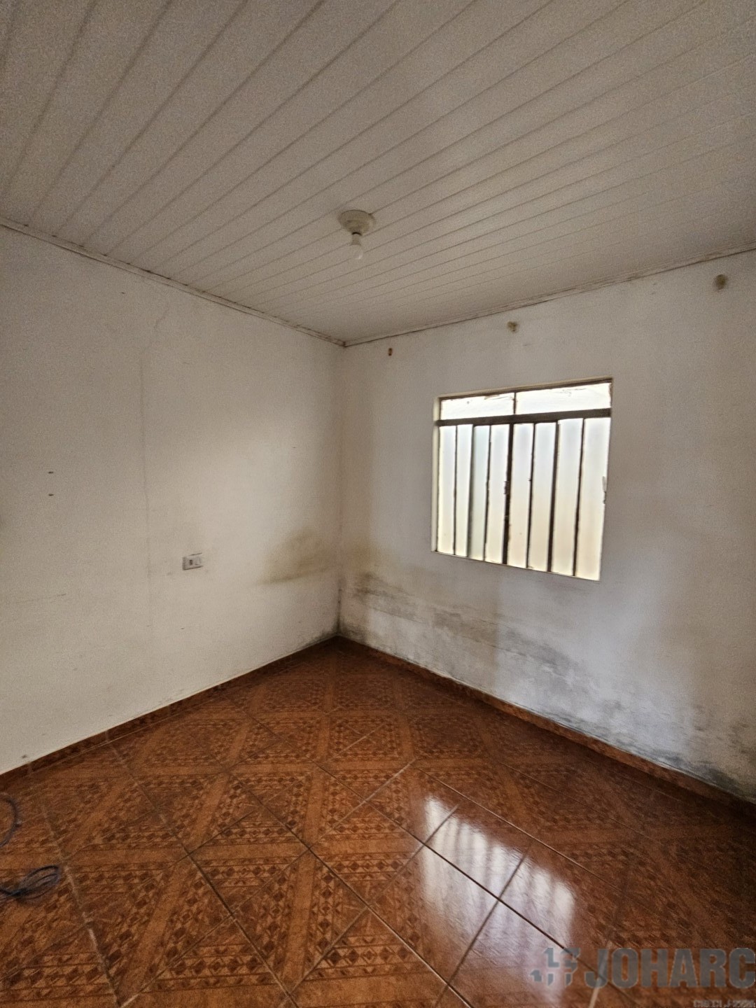 Casa Residencial para locacao no Loteamento Santa Candida em Apucarana com 298,3m² por R$ 700,00
