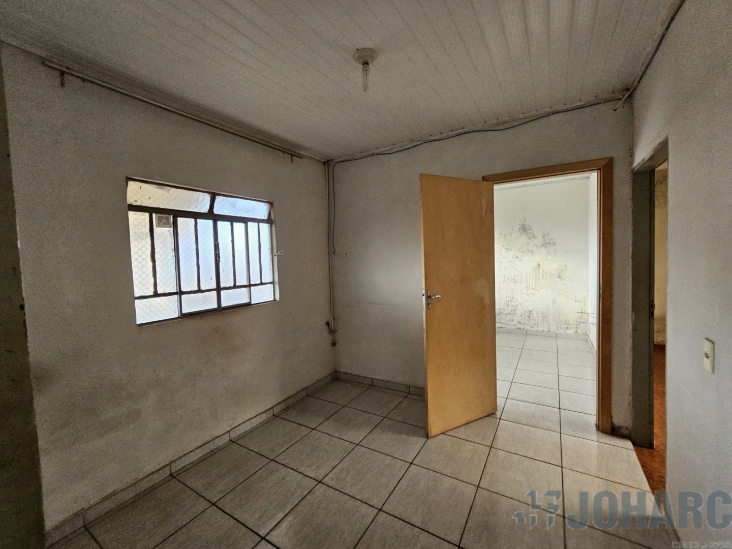 Casa Residencial para locacao no Loteamento Santa Candida em Apucarana com 298,3m² por R$ 700,00