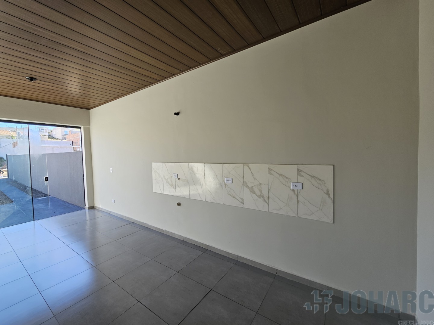 Casa Residencial para locacao no Loteamento Residencial Veneza em Apucarana com 180m² por R$ 800,00