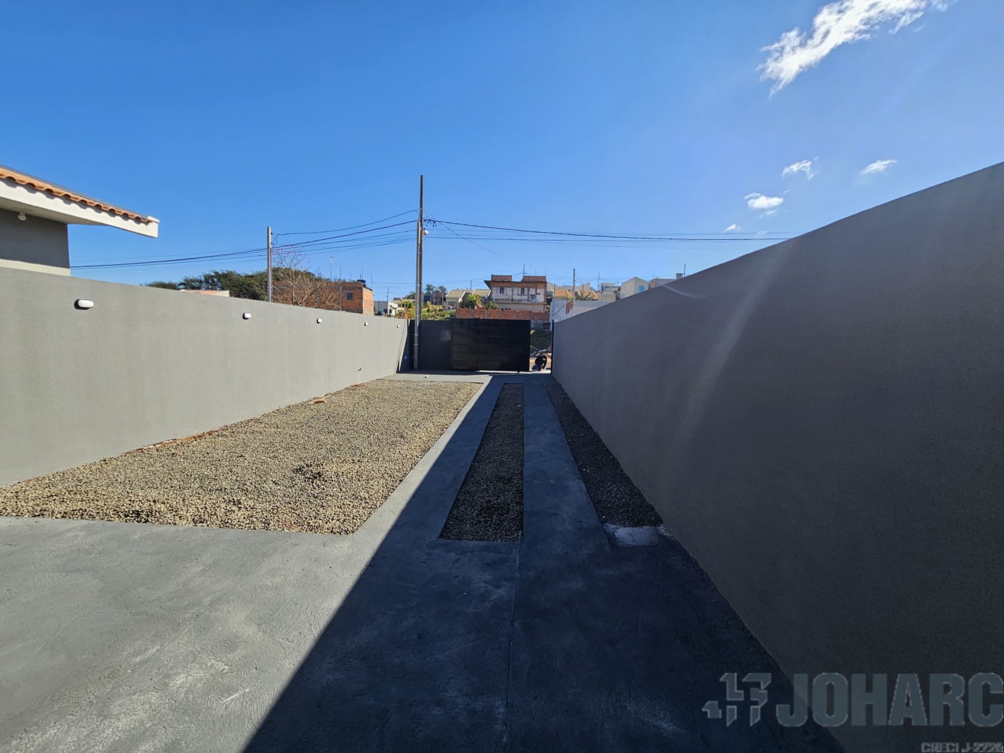 Casa Residencial para locacao no Loteamento Residencial Veneza em Apucarana com 180m² por R$ 800,00