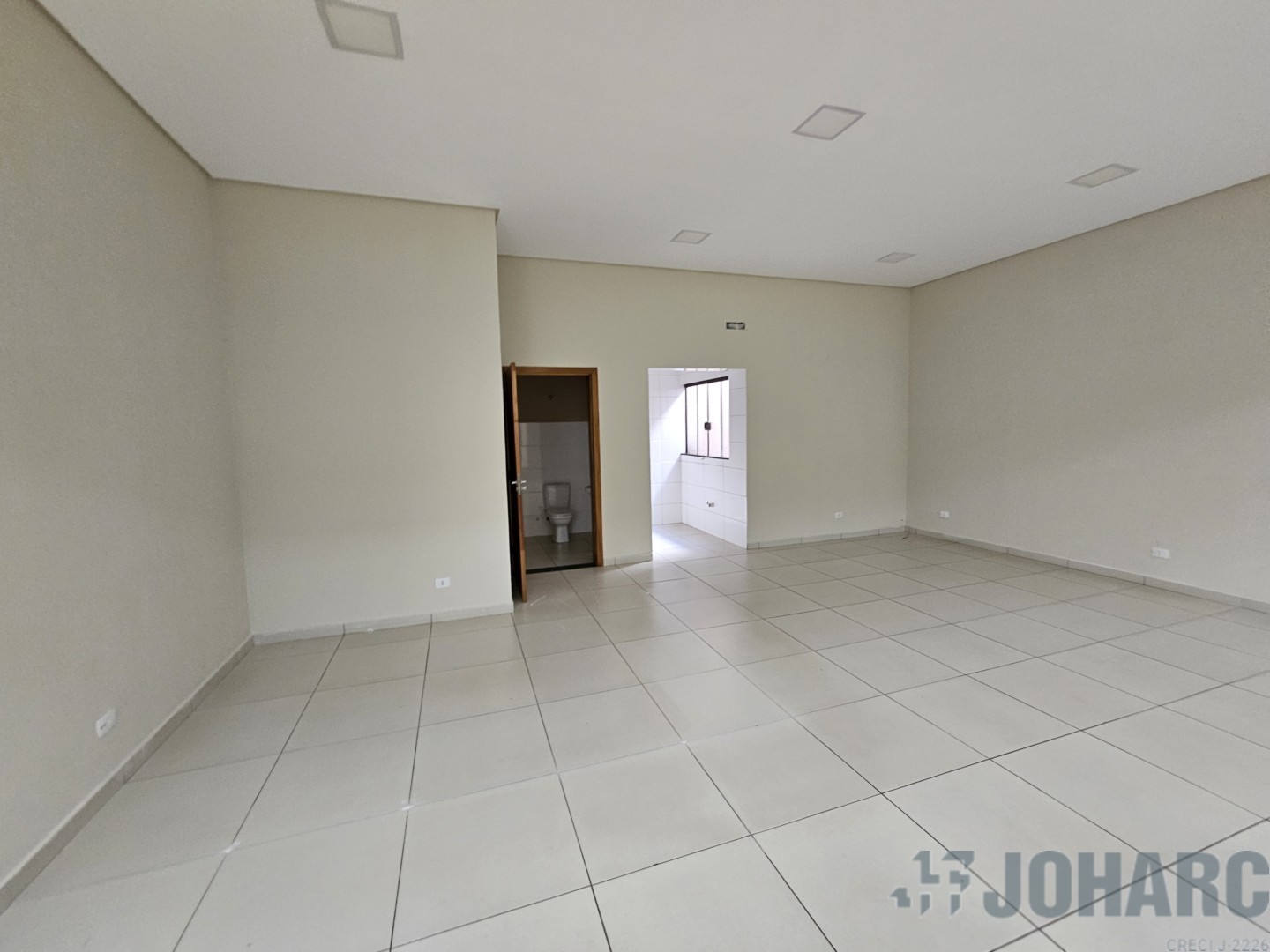 Sala Comercial para locacao no Centro em Cambira com 360m² por R$ 980,00