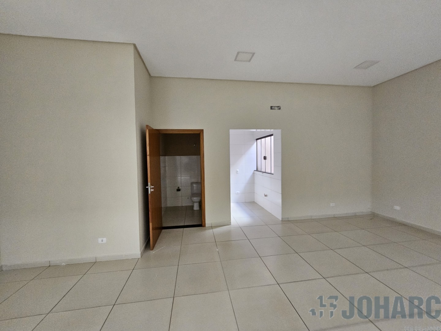 Sala Comercial para locacao no Centro em Cambira com 360m² por R$ 980,00
