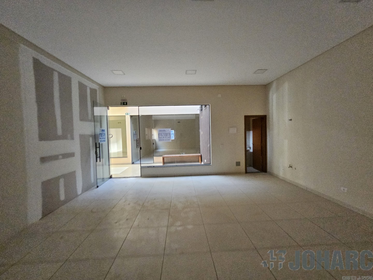 Sala Comercial para locacao no Centro em Cambira com 360m² por R$ 980,00