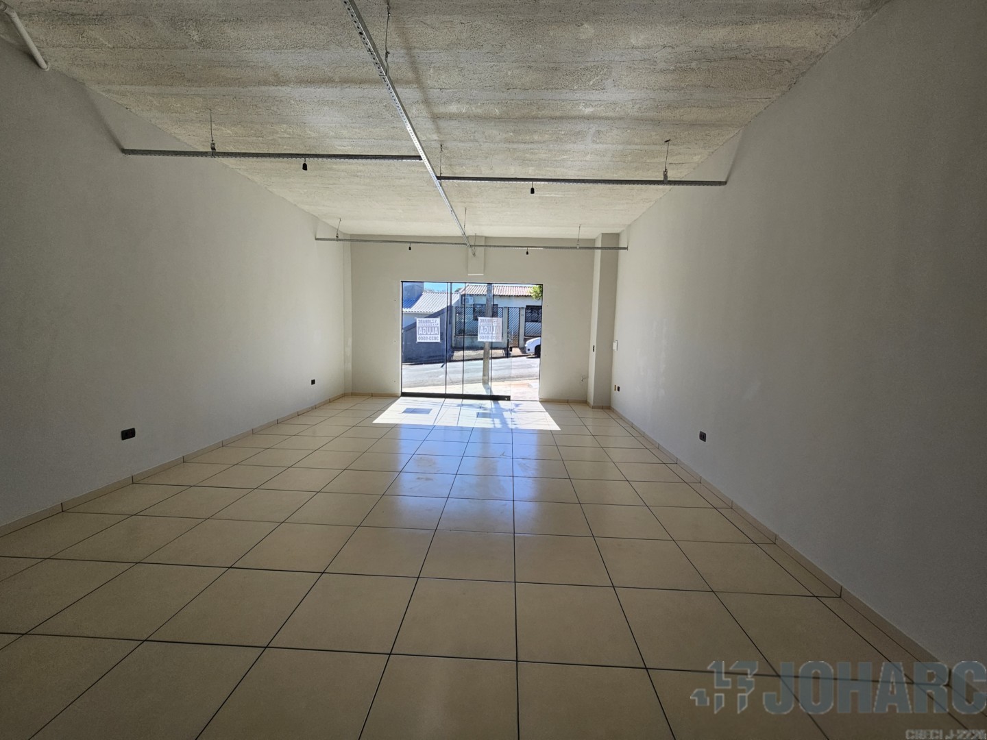 Sala Comercial para locacao no Jardim Catuai III em Apucarana com 375m² por R$ 1.400,00