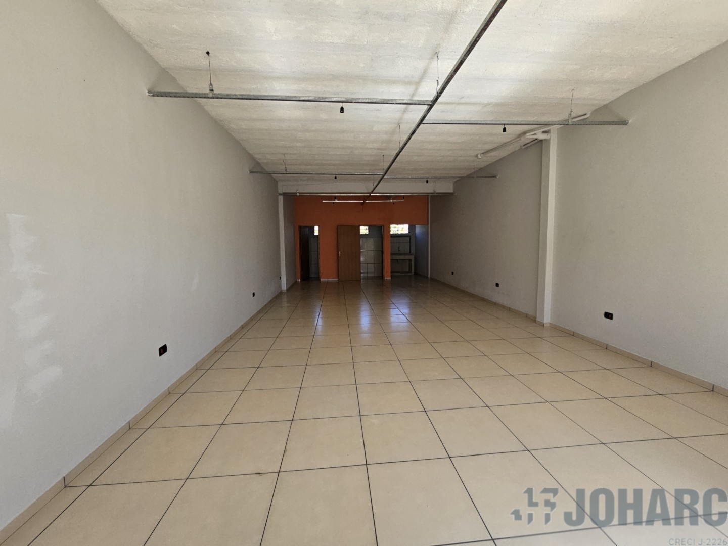 Sala Comercial para locacao no Jardim Catuai III em Apucarana com 375m² por R$ 1.400,00