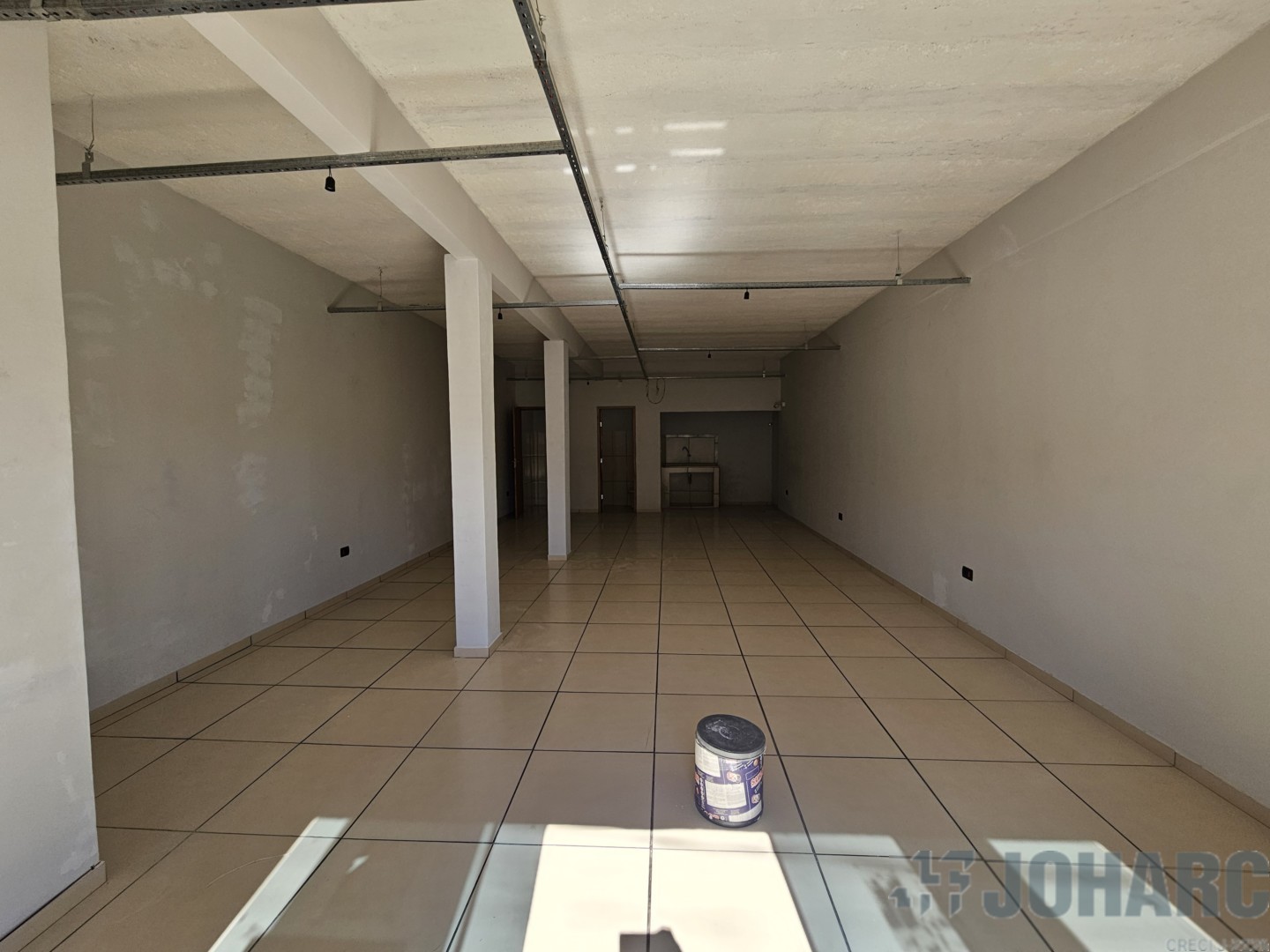 Sala Comercial para locacao no Jardim Catuai III em Apucarana com 360m² por R$ 1.400,00