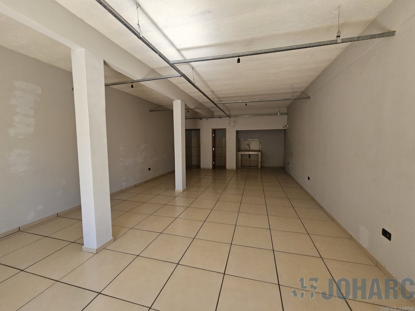 Sala Comercial para locacao no Jardim Catuai III em Apucarana com 360m² por R$ 1.400,00