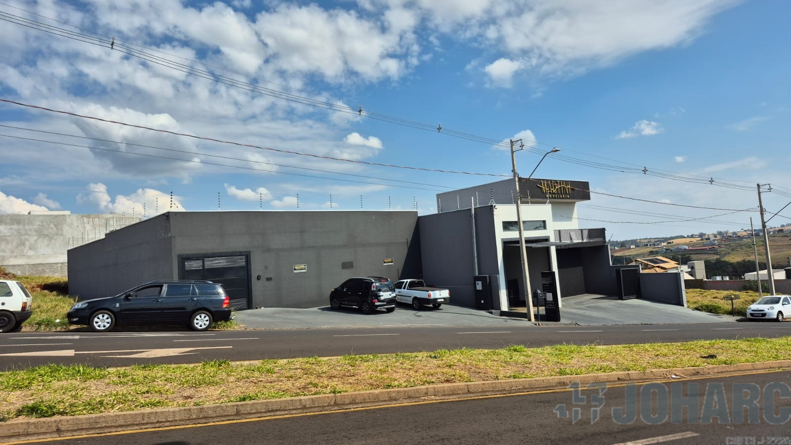 Residencial / Comercial para venda no Loteamento Residencial Cazarin em Apucarana com 430,34m² por R$ 1.600.000,00