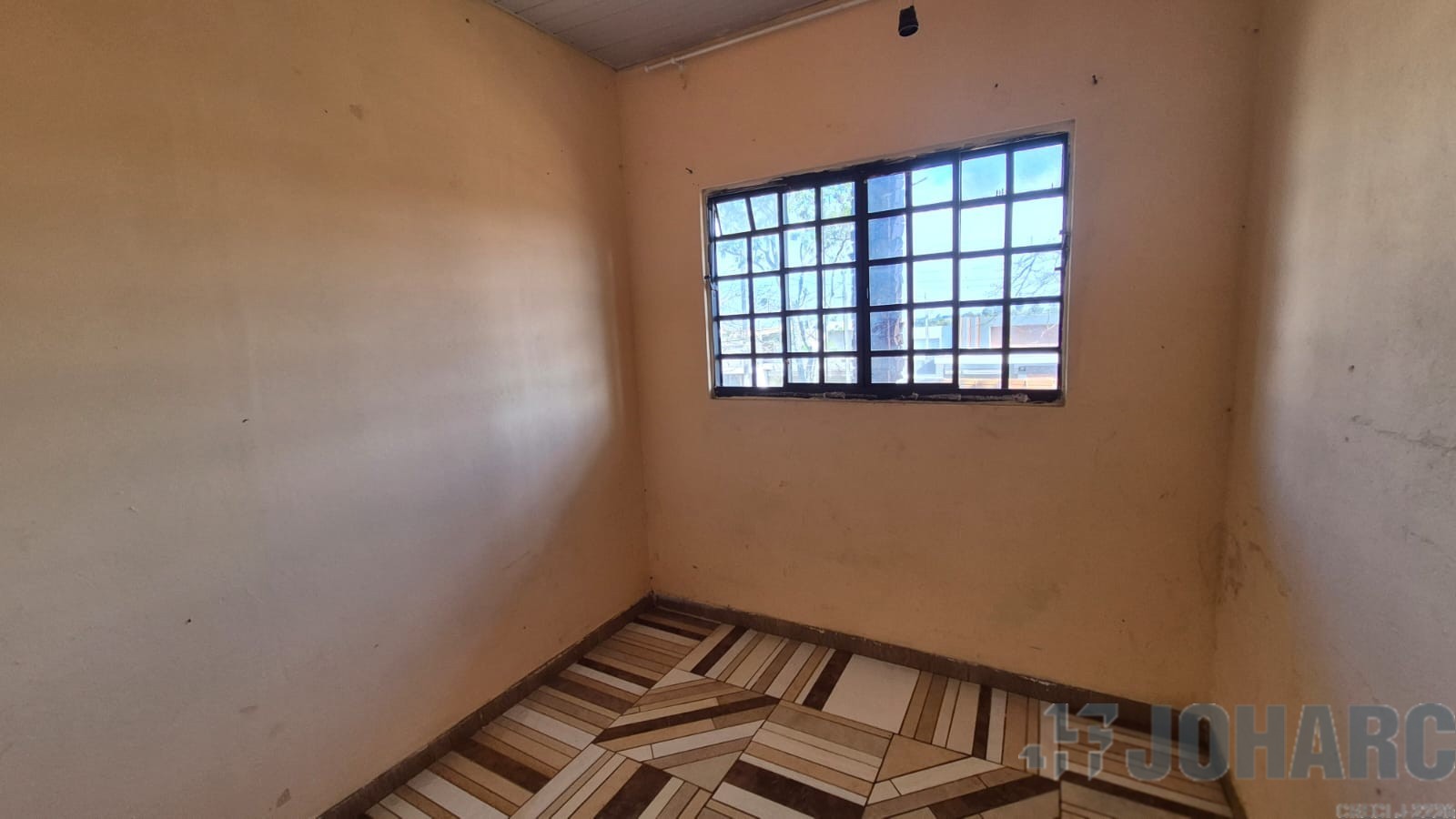 Casa Residencial para venda no Jardim Santos Dumont III em Apucarana com 200m² por R$ 85.000,00