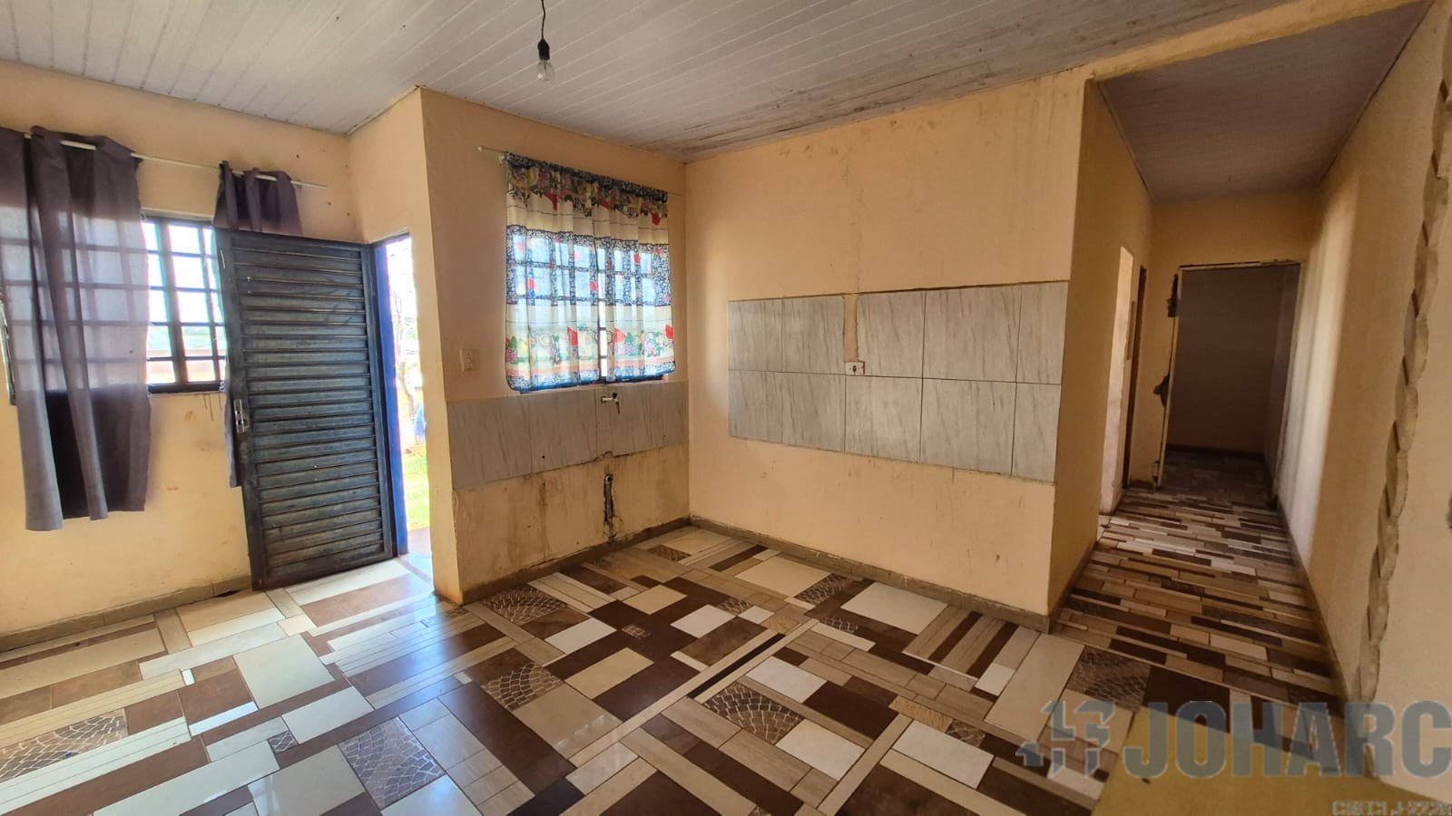 Casa Residencial para venda no Jardim Santos Dumont III em Apucarana com 200m² por R$ 85.000,00