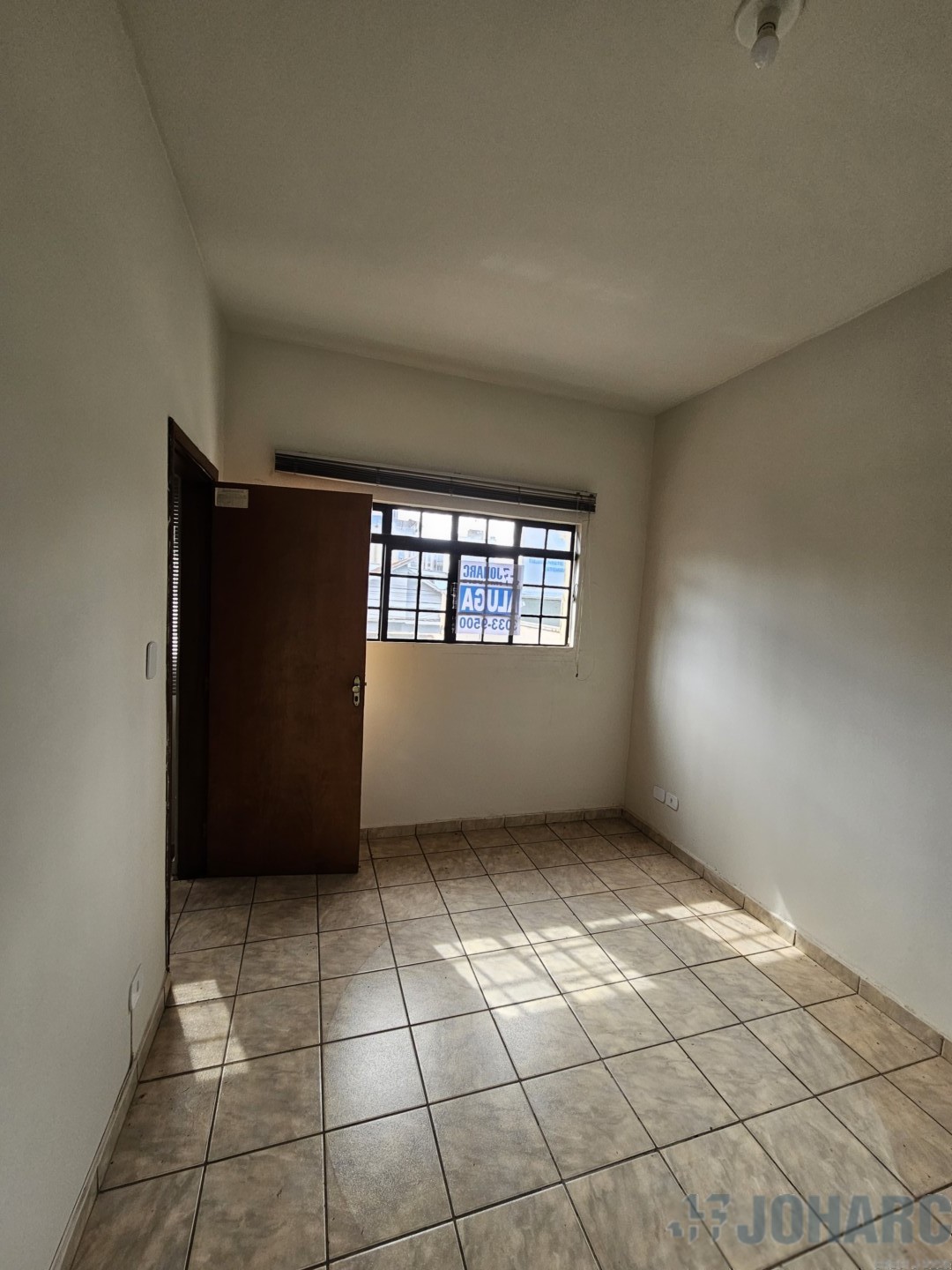 Sala Comercial para locacao no Centro em Apucarana com 0m² por R$ 900,00