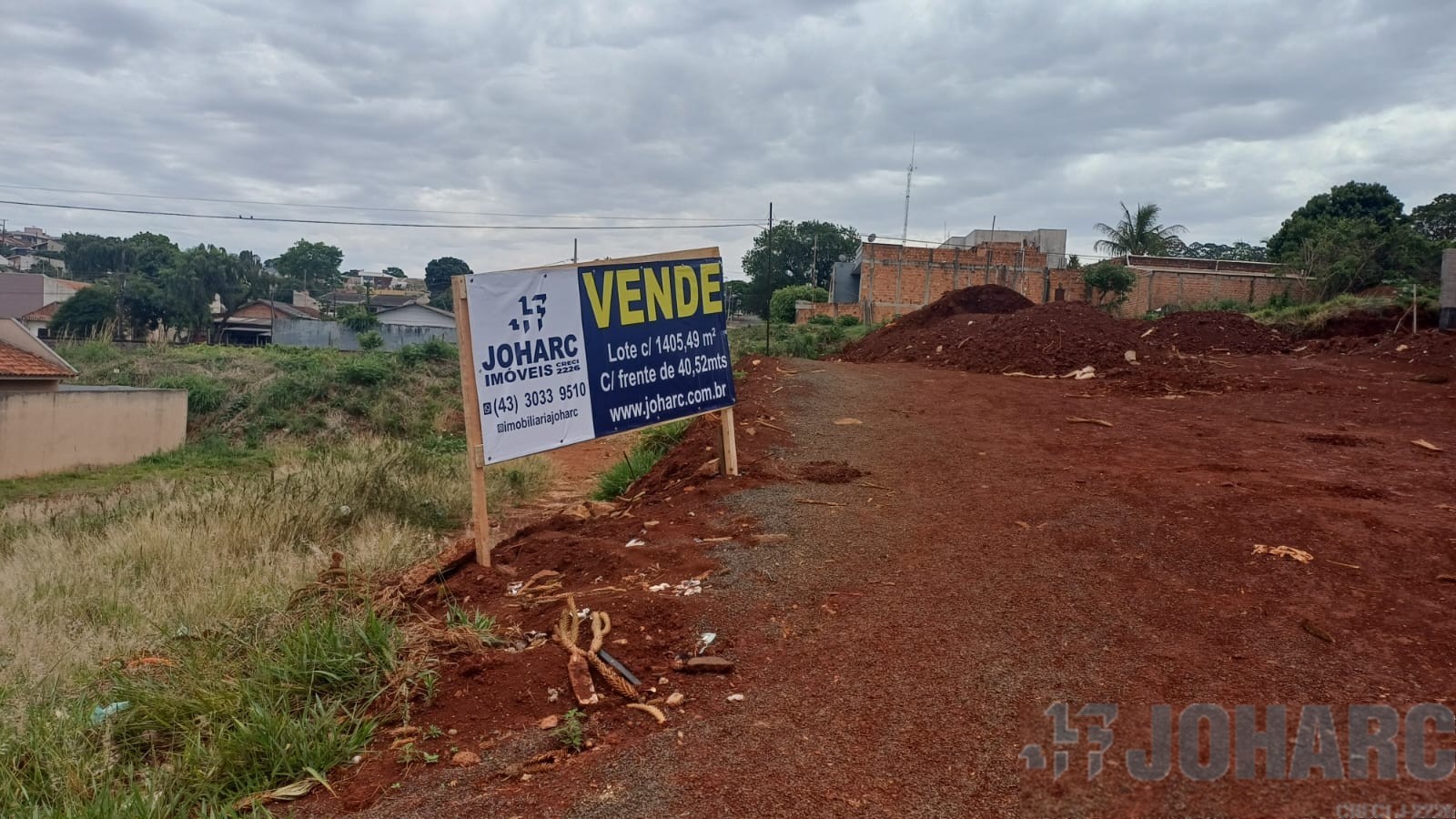 Terreno para venda no Loteamento Recanto do Lag em Apucarana com 1.405,49m² por R$ 900.000,00