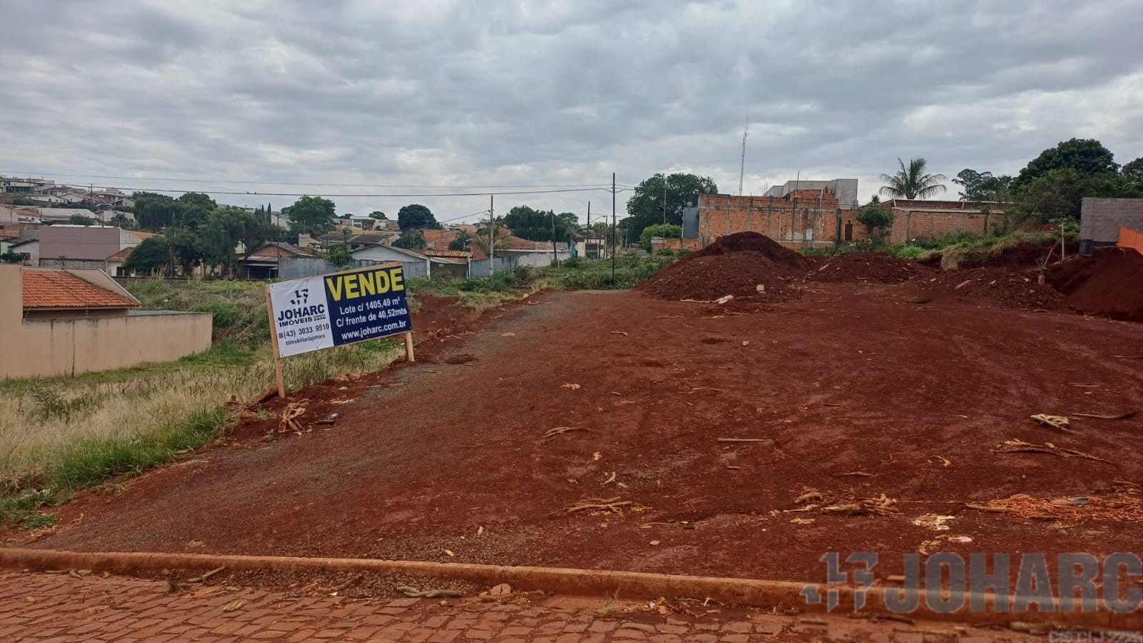 Terreno para venda no Loteamento Recanto do Lag em Apucarana com 1.405,49m² por R$ 900.000,00