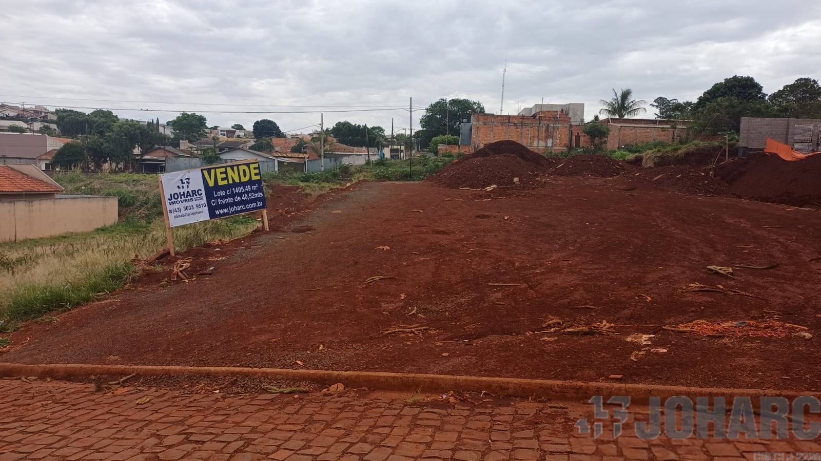 Terreno para venda no Loteamento Recanto do Lag em Apucarana com 1.405,49m² por R$ 900.000,00