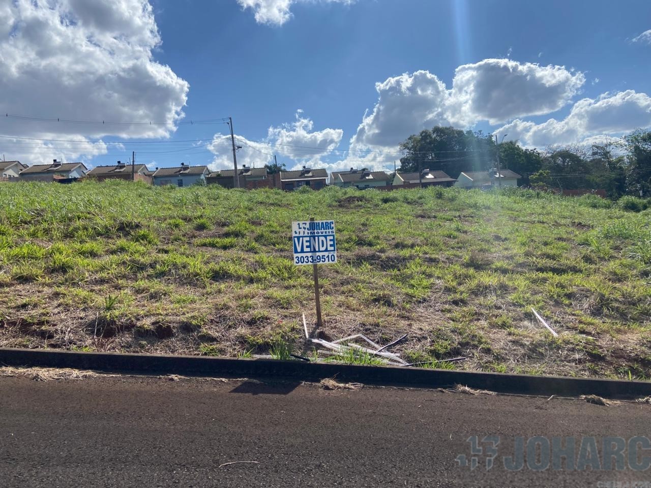 Terreno para venda no Parque Industrial Zona Su em Apucarana com 180m² por R$ 38.000,00