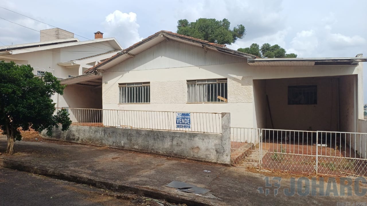 Casa Residencial para venda no Centro em Apucarana com 672,45m² por R$ 620.000,00