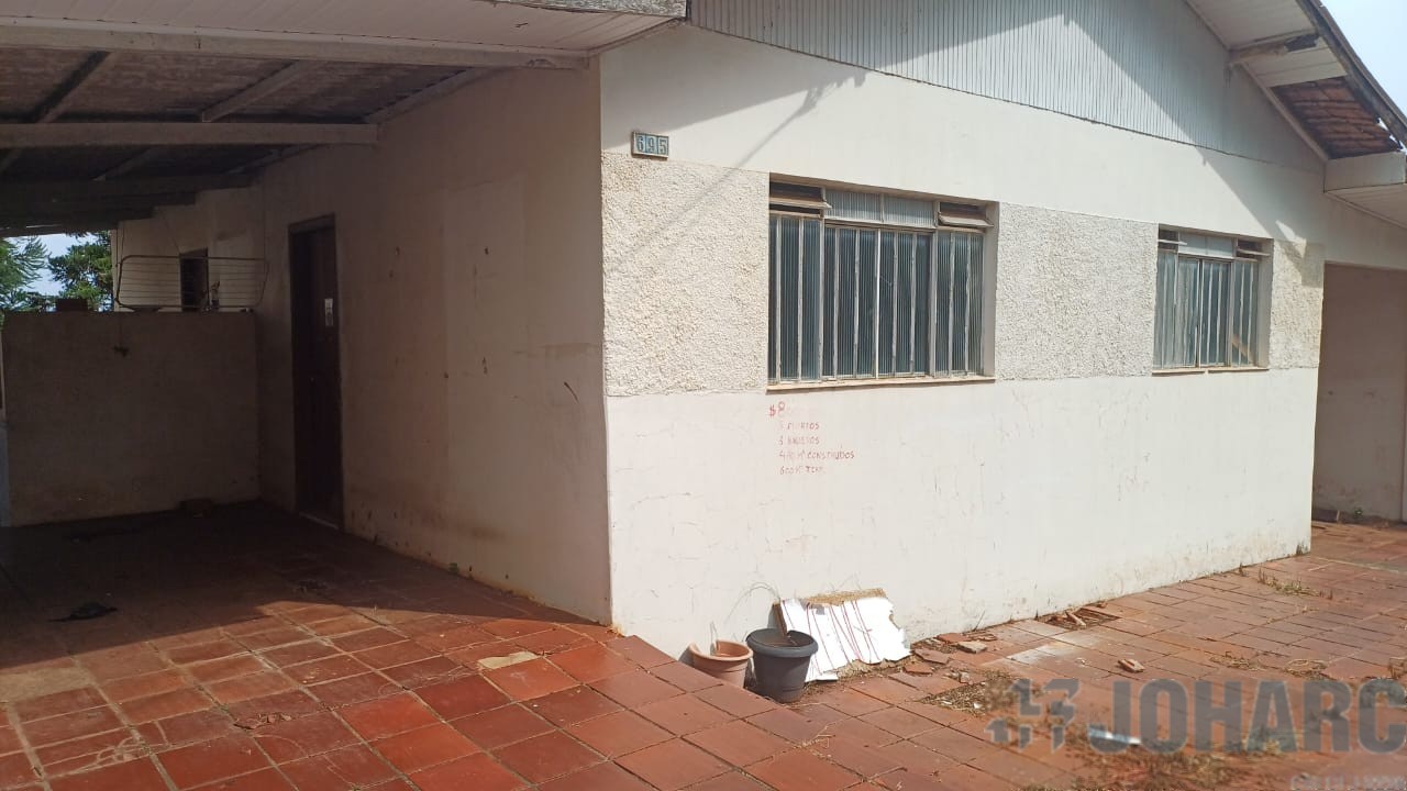 Casa Residencial para venda no Centro em Apucarana com 672,45m² por R$ 620.000,00