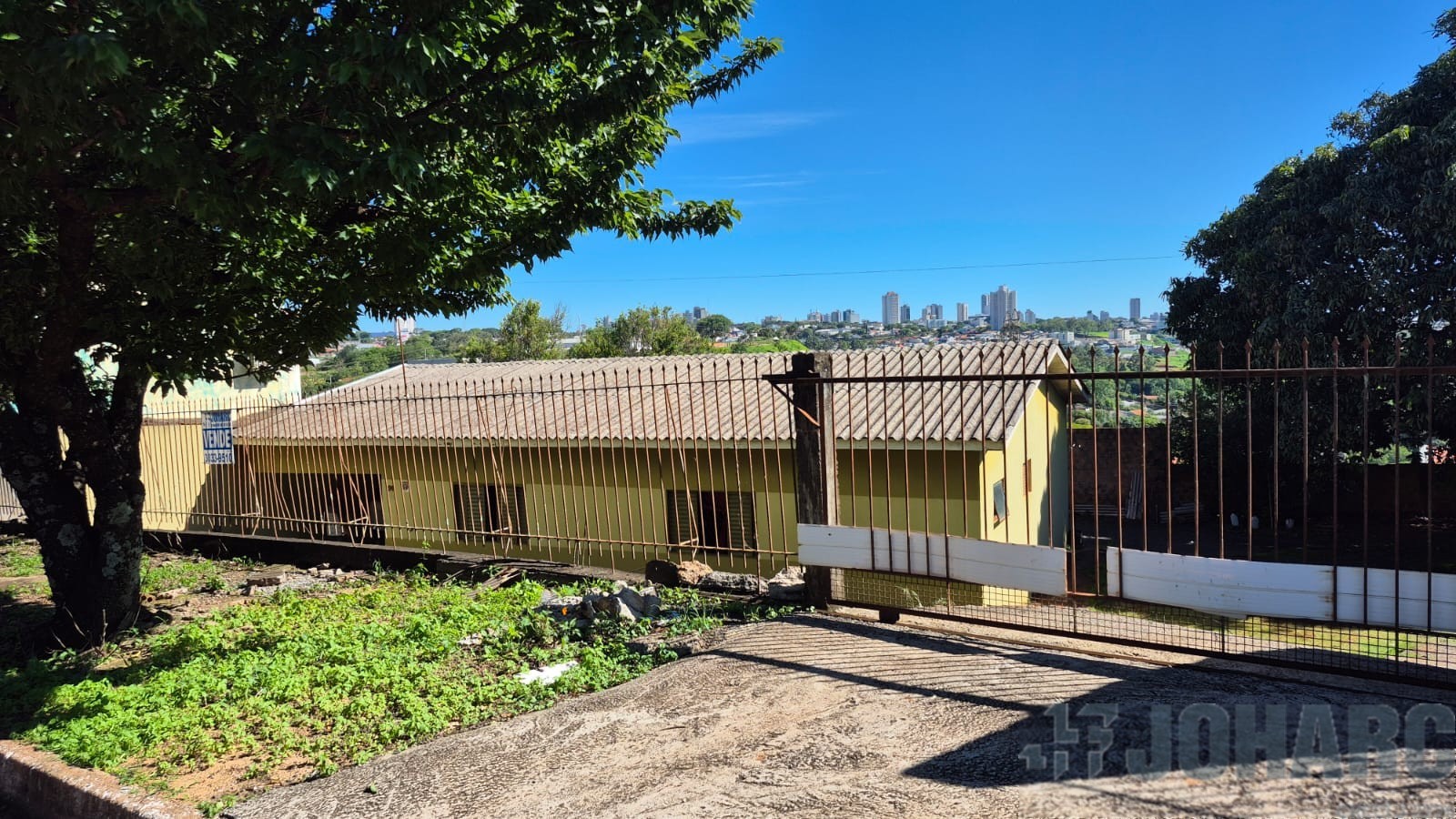 Casa Residencial para venda no Parque Bela Vista em Apucarana com 380m² por R$ 240.000,00